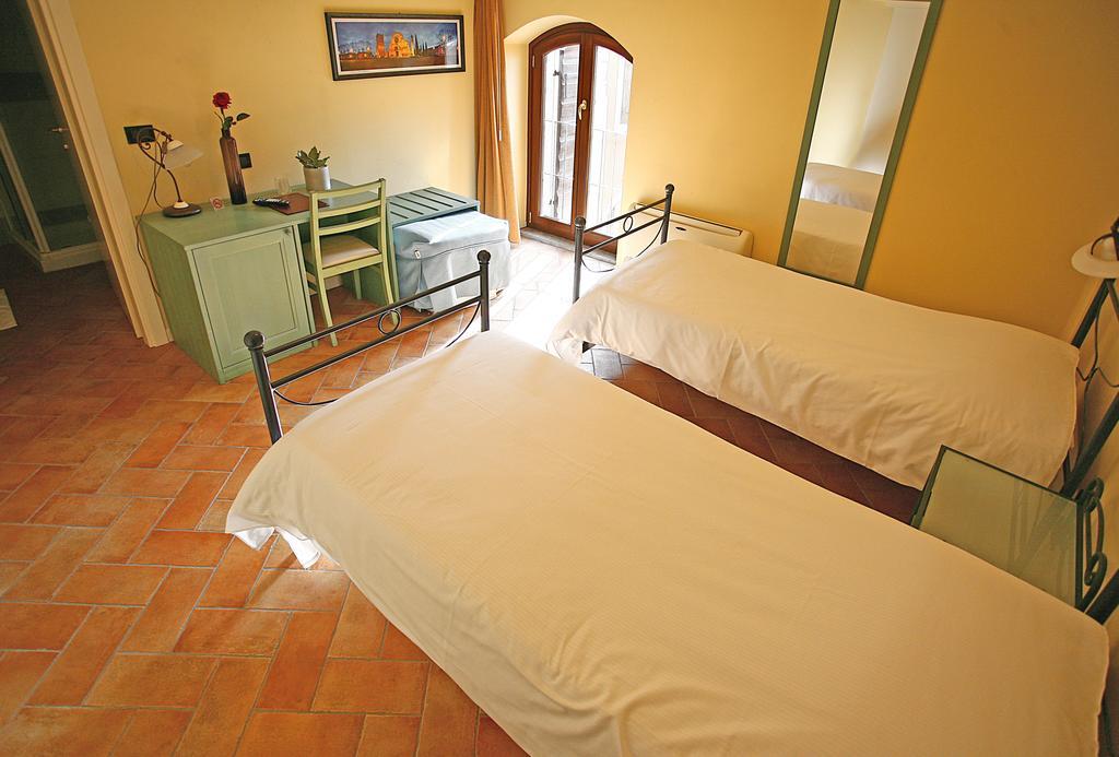 Hotel Antichi Cortili Доссобуоно Экстерьер фото